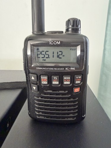 Icom compact wideband - ic-r6,